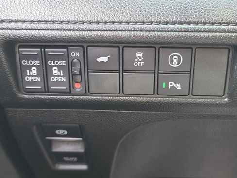 Used 2023 Honda Odyssey Elite image 16