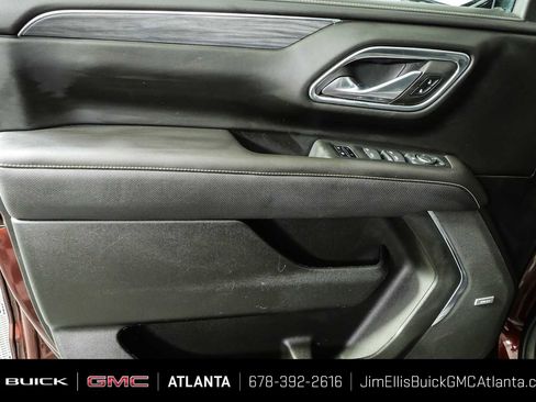 Used 2023 GMC Yukon XL SLT AWD/4WD image 12