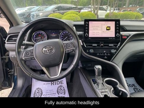 Used 2021 Toyota Camry XLE FWD image 7