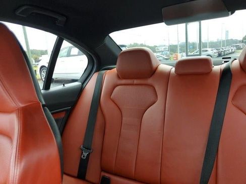 Used 2018 BMW M3 RWD image 8