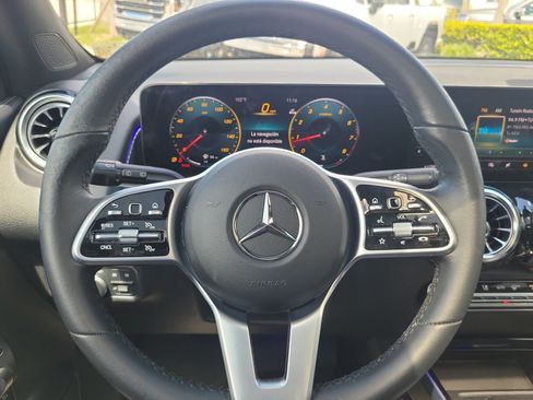 Used 2022 Mercedes-Benz GLB 250 image 19