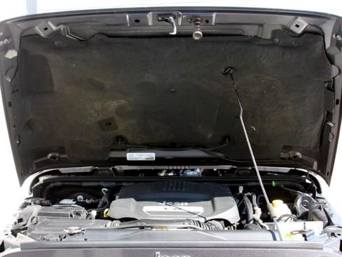 Used 2016 Jeep Wrangler Unlimited Sahara w/ Dual Top Group image 5