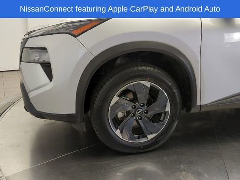 Used 2024 Nissan Rogue SV image 11