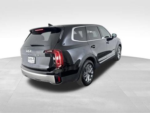 Certified 2025 Kia Telluride LX FWD image 7
