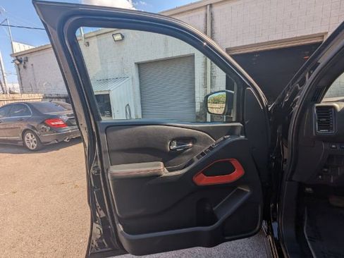 Used 2023 Nissan Frontier Pro-X w/ Tow Package image 11