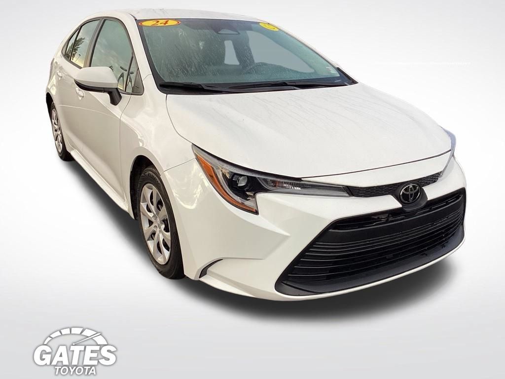Used 2024 Toyota Corolla LE FWD image 1