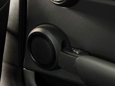 Used 2017 MINI Cooper 4-Door Hardtop image 32