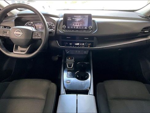 Used 2025 Nissan Rogue SV FWD image 6