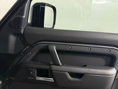 New 2025 Land Rover Defender 110 X image 18