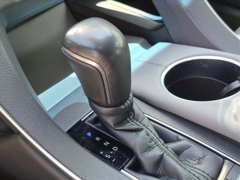 Used 2020 Toyota Avalon XLE w/ Moonroof Package FWD image 11