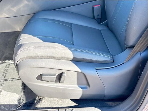 New 2025 VinFast VF 8 Eco AWD/4WD image 18