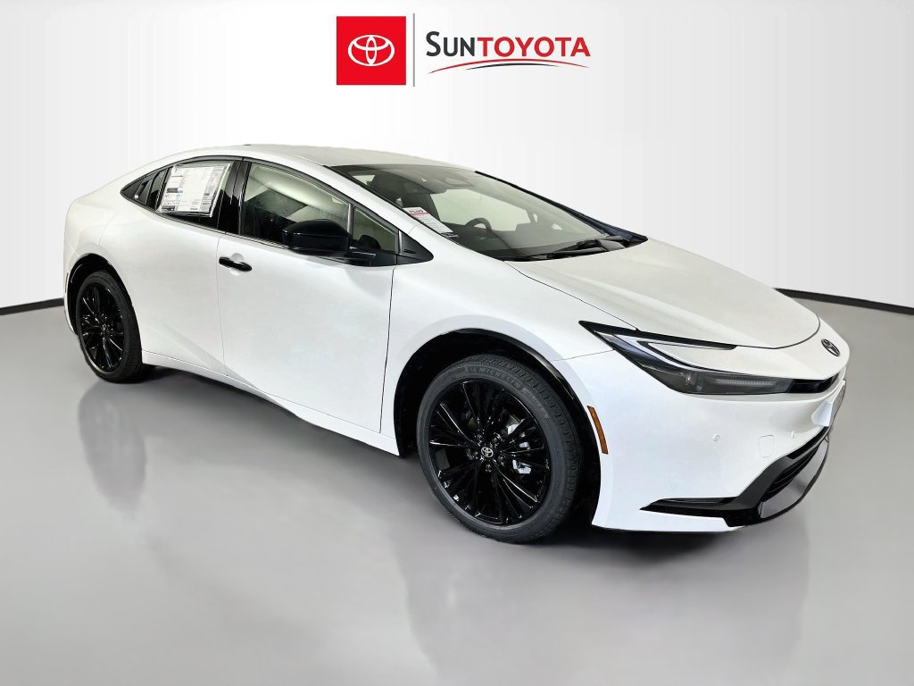 New 2027 Toyota Prius FWD image 1