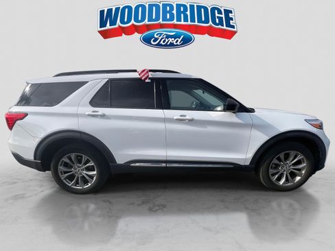 Used 2022 Ford Explorer XLT w/ Equipment Group 202A image 5