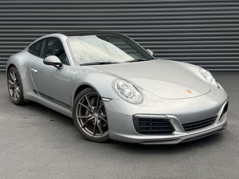 Certified 2018 Porsche 911 Carrera T RWD image 7