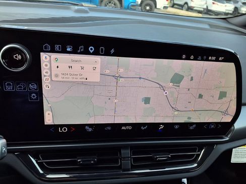 Used 2025 Chevrolet Equinox EV RS FWD image 7