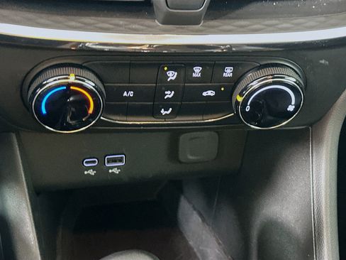 Used 2025 Buick Encore GX Preferred image 23