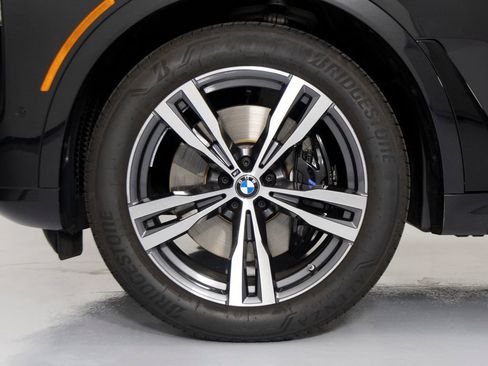 Used 2026 BMW X7 xDrive40i w/ M Sport Package AWD/4WD image 9