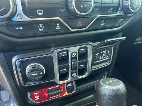 Used 2022 Jeep Gladiator Mojave w/ Trailer Tow Package image 39