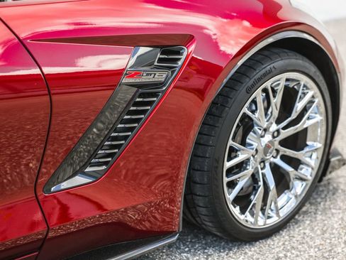 Used 2016 Chevrolet Corvette Z06 w/ 3LZ Preferred Equipment Group RWD image 10