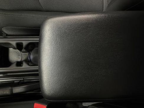 Used 2022 Jeep Wrangler Unlimited Sport image 19