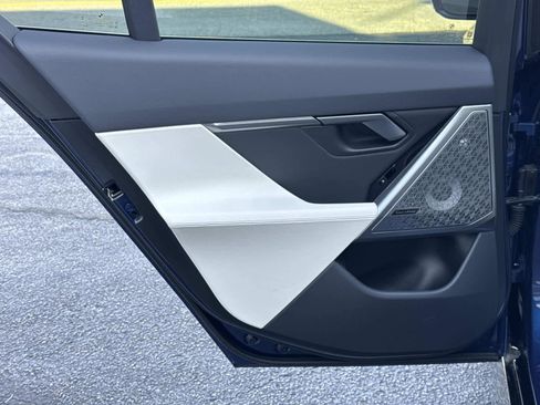 Certified 2025 BMW i5 M60 w/ Premium Package image 11