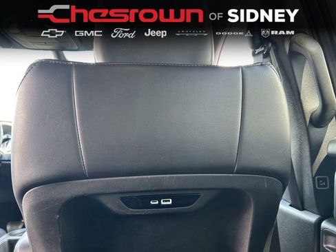 Used 2025 Chrysler Pacifica Select FWD image 36