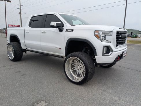 Used 2021 GMC Sierra 1500 AT4 w/ AT4 Premium Package image 2