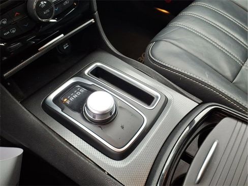 Used 2016 Chrysler 300 S image 19