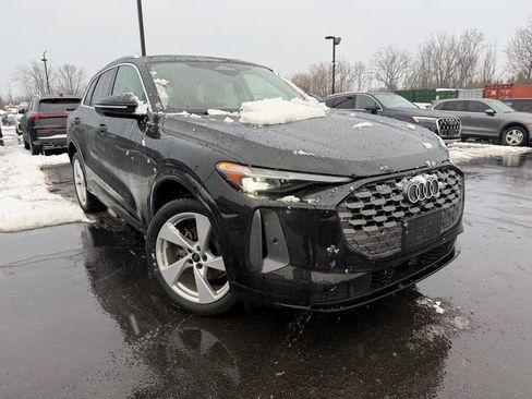 Used 2025 Audi Q5 Premium Plus w/ Premium Plus image 1