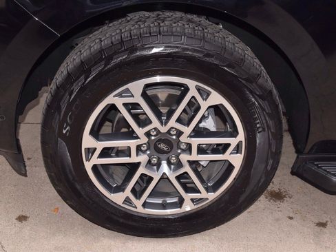 Certified 2025 Ford Expedition Active image 42