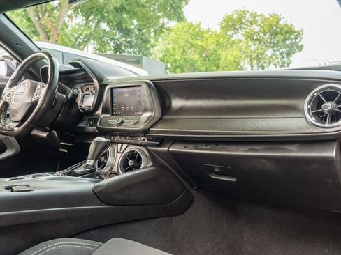Used 2020 Chevrolet Camaro LT image 40
