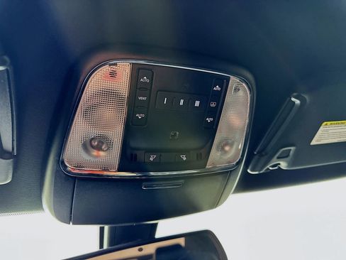 Used 2022 Chrysler 300 S image 33