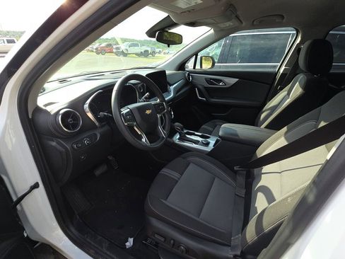 Used 2025 Chevrolet Blazer LT AWD/4WD image 8