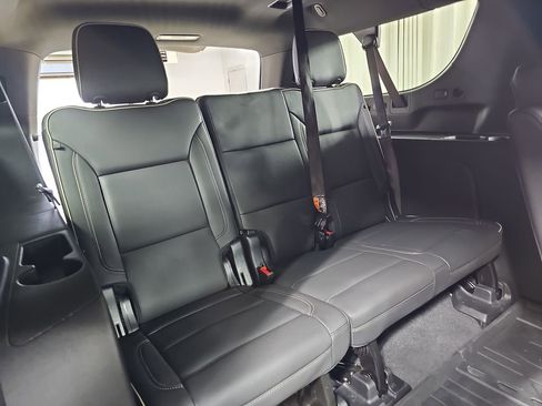 Used 2025 Chevrolet Suburban Premier AWD/4WD image 15