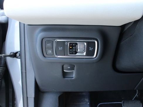 Used 2024 Lincoln Nautilus Premier AWD/4WD image 14