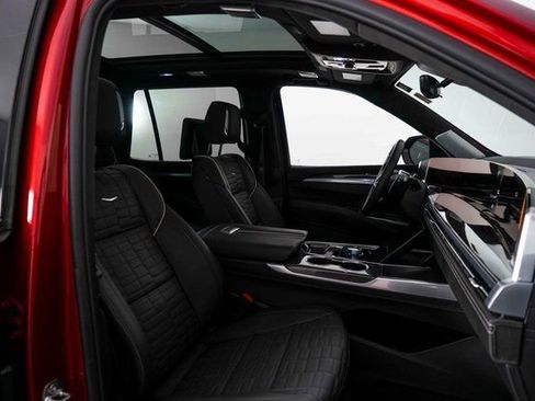 Used 2025 Cadillac Escalade V image 29