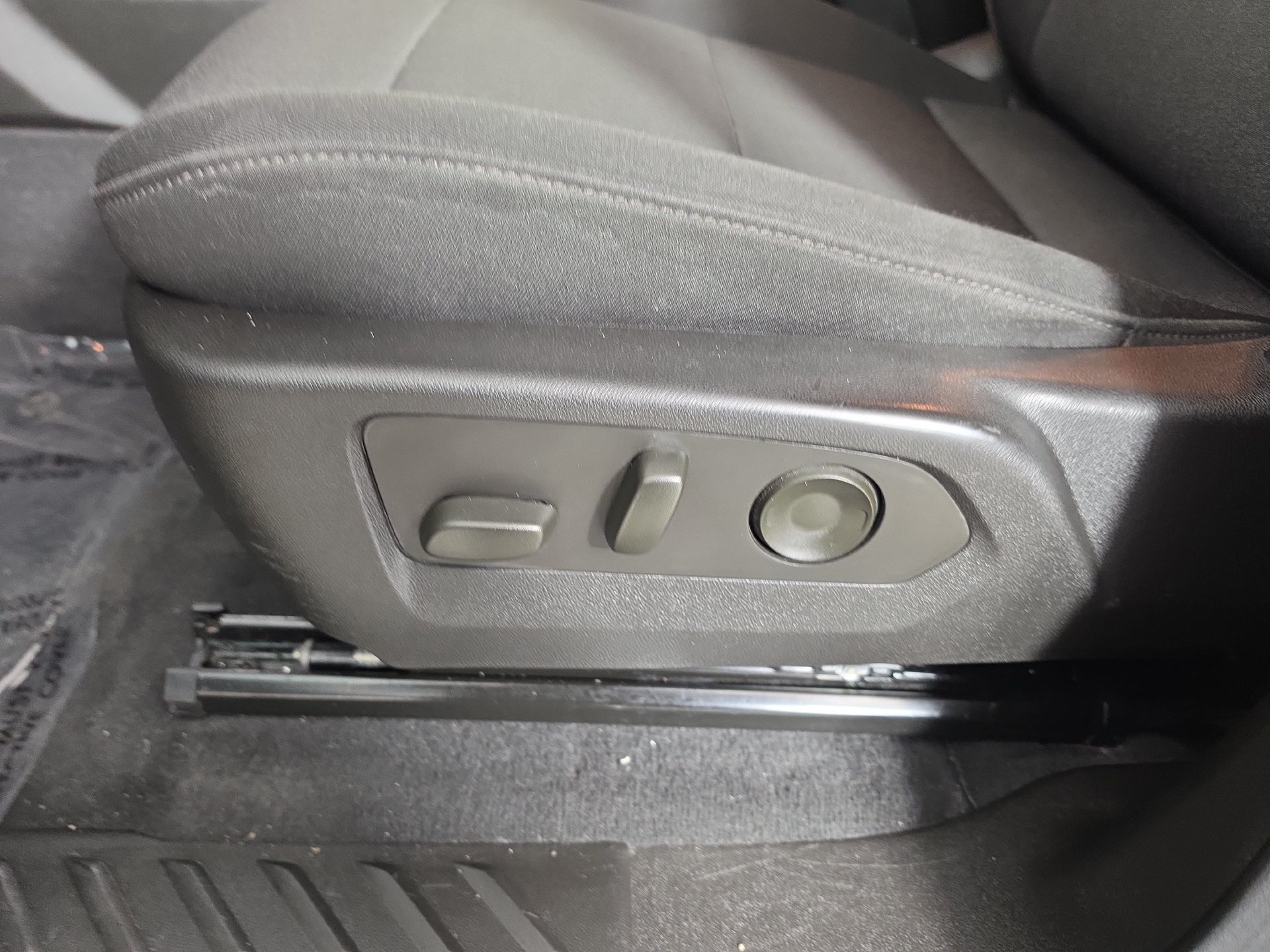 Used 2024 Chevrolet Colorado Trail Boss AWD/4WD image 14