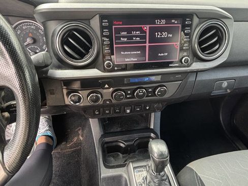 Used 2021 Toyota Tacoma TRD Off-Road w/ Technology Package image 10