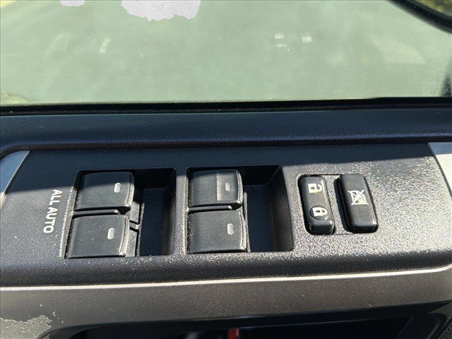 Used 2018 Toyota 4Runner SR5 AWD/4WD image 10