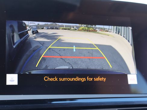 Used 2023 Lexus ES 350 w/ Premium Package image 4