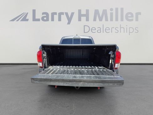 Used 2020 Toyota Tacoma SR w/ SR Convenience Package RWD image 21