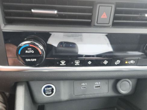 Used 2023 Nissan Rogue SV AWD/4WD image 17