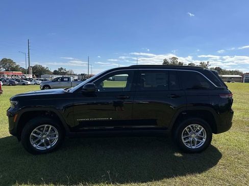 New 2025 Jeep Grand Cherokee Laredo X w/ Luxury Tech Group I image 19