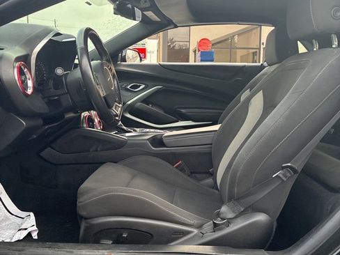 Used 2017 Chevrolet Camaro SS image 8