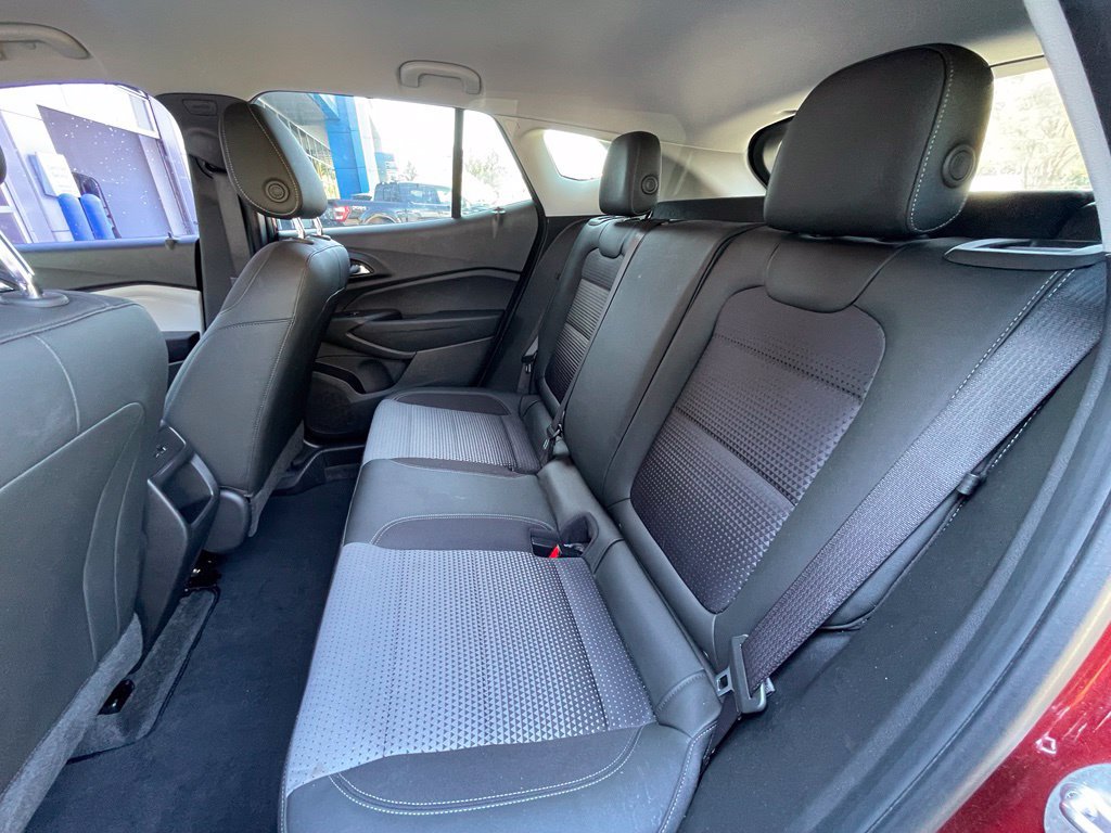Used 2025 Chevrolet Trax LT w/ Driver Confidence Package FWD image 26
