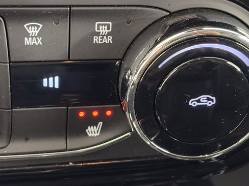 Used 2025 Chevrolet Trax ACTIV w/ Driver Confidence Package FWD image 23