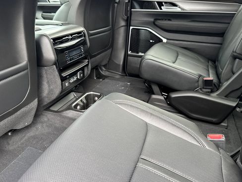 New 2026 Jeep Grand Wagoneer L Limited image 11