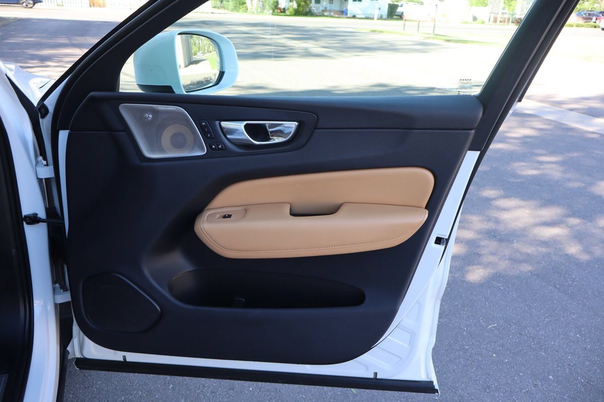 Used 2019 Volvo XC60 T5 Inscription w/ Protection Package AWD/4WD image 26