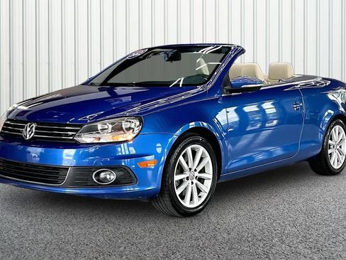 Used 2012 Volkswagen Eos Komfort FWD image 3