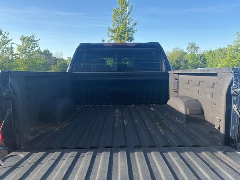 Used 2023 GMC Sierra 1500 SLT w/ SLT Premium Package AWD/4WD image 6